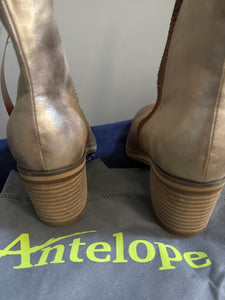 SIZE 9 ANTELOPE Boots