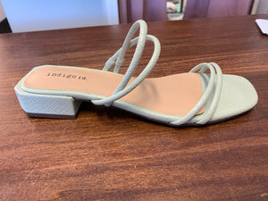 SIZE 9 INDIGO RD Sandals