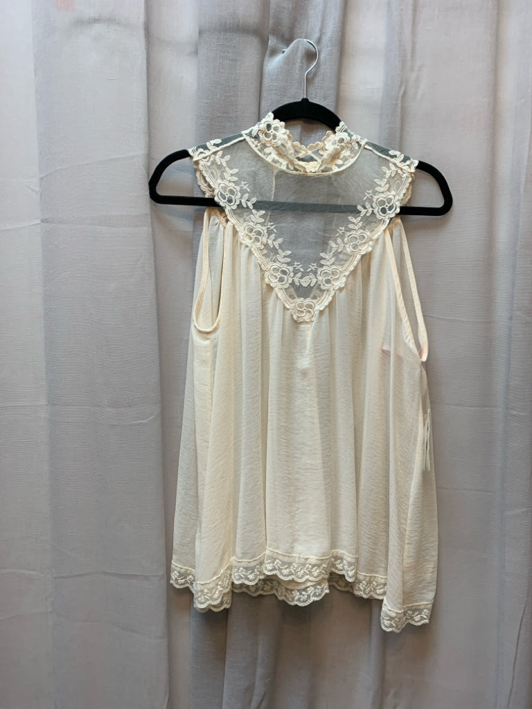 SIZE L ALTAR'D STATE Tops