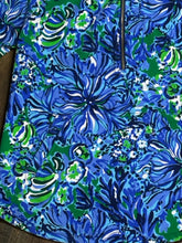SIZE M Lilly Pulitzer SWEATSHIRT
