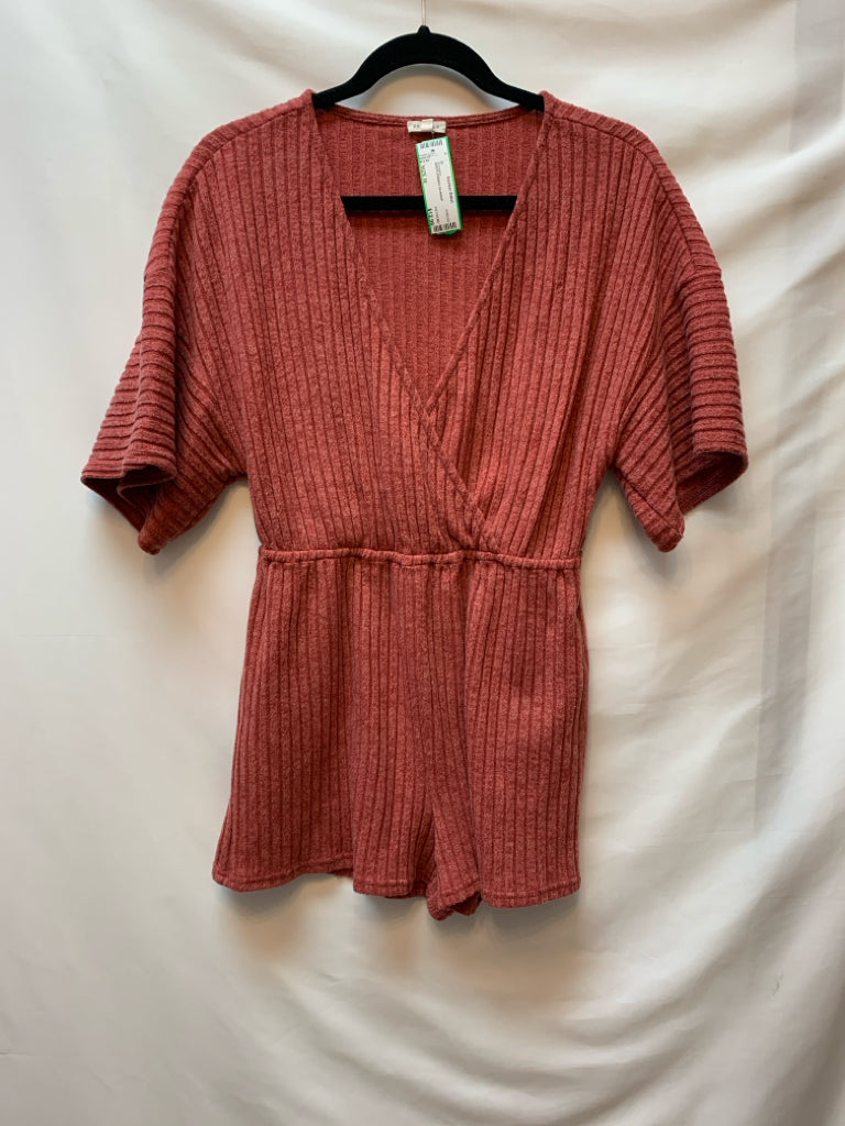 SIZE M EN CREME' Rompers