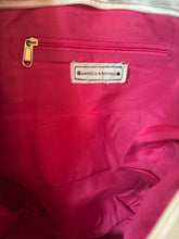 AMERICA & BEYOND Tote