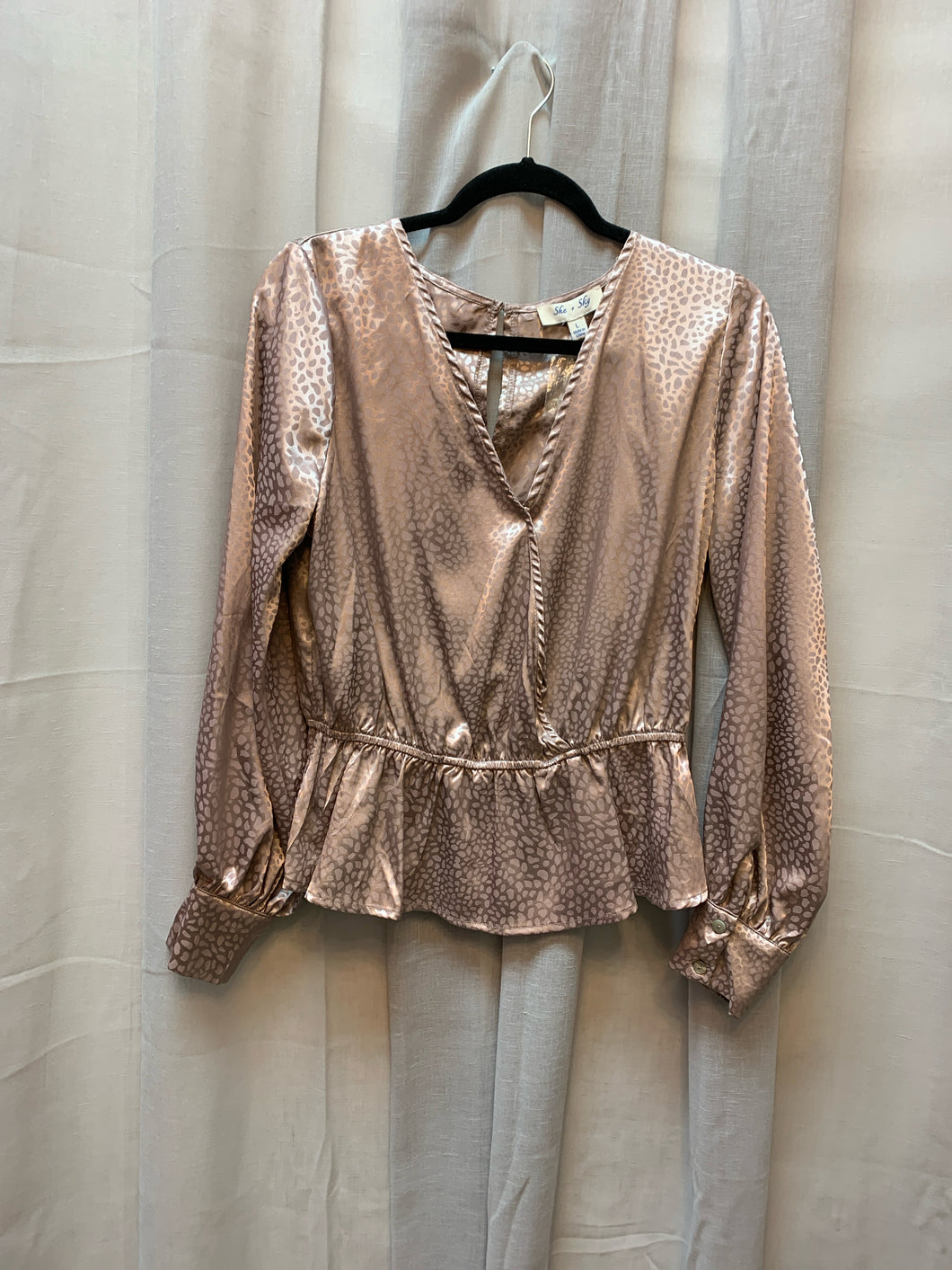 SIZE L SHE + SKY Tops