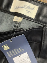 SIZE 17 UNIVERSAL THREAD Pants