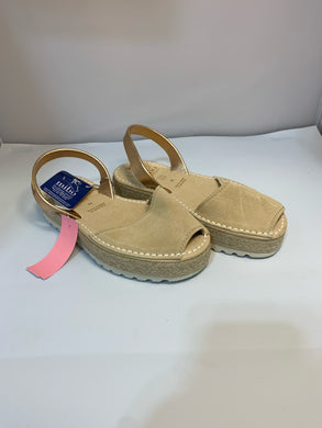 SIZE 8 MIBO Sandals