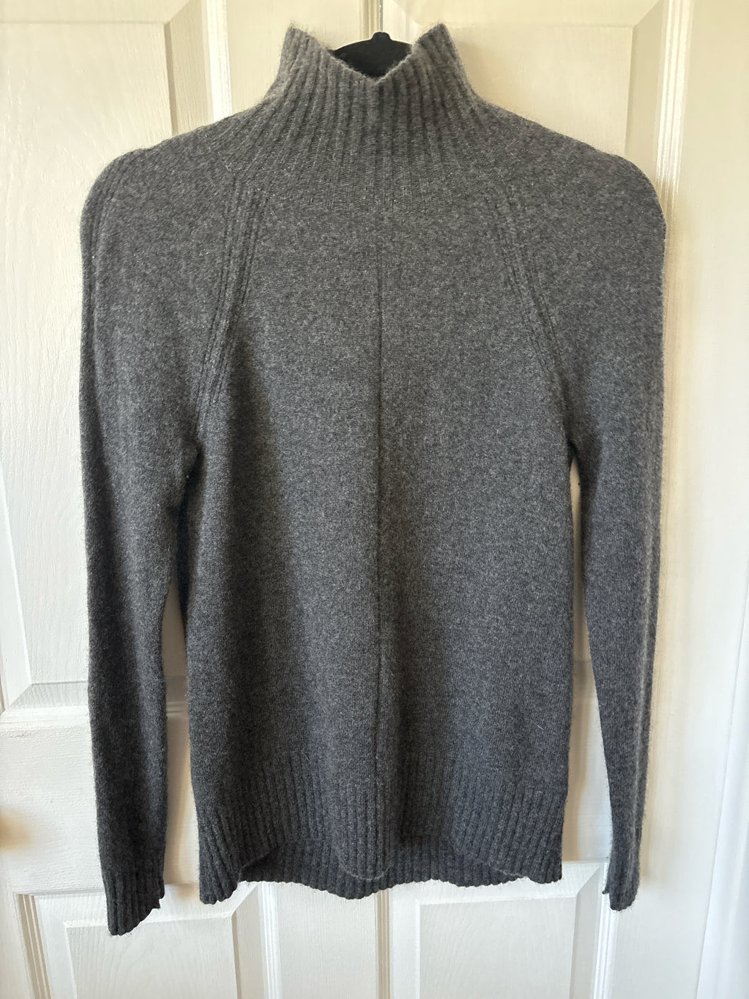 SIZE XS WHITE + WARREN Sweaters