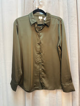 SIZE M A NEW DAY Olive Shirt