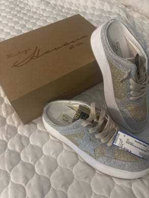 SIZE 9 VINTAGE HAVANA Sneakers