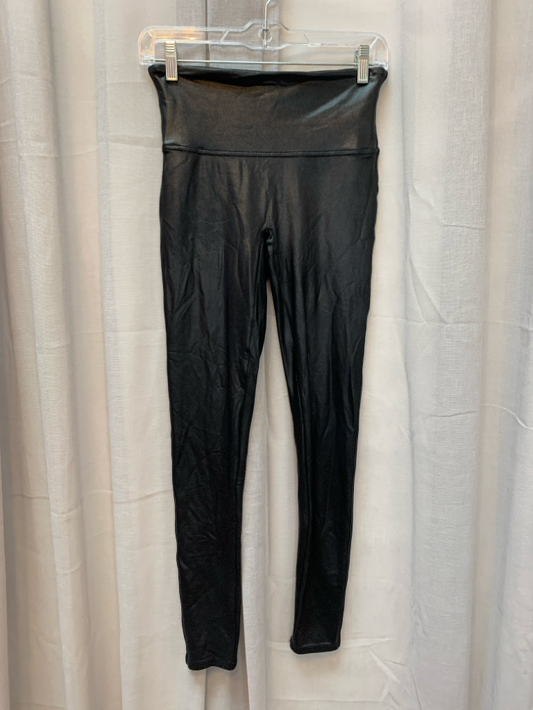 Size M SPANX Leggings.
