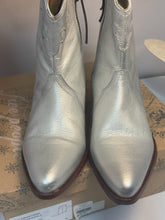 SIZE 8.5 FREE PEOPLE Boots