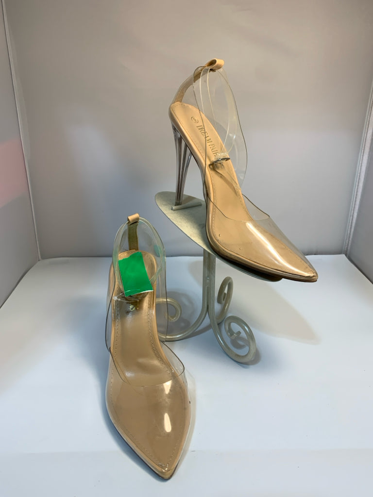 SIZE 9 DREAM PAIRS Heels