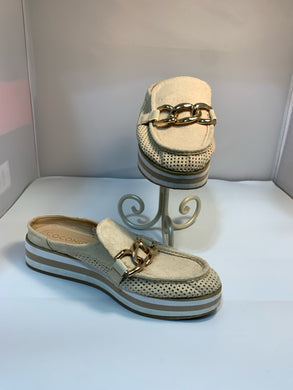 SIZE 9 COCONUTS BY MATISSE Loafers