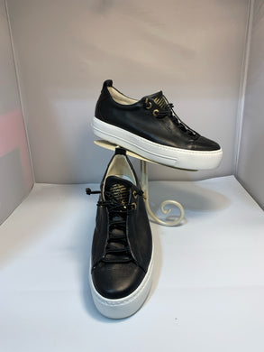 SIZE 7 PAUL GREEN Sneakers