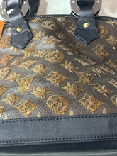 LOUIS VUITTON Tote