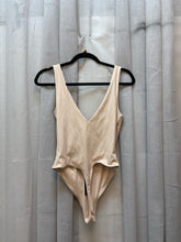 SIZE M HOUSE OF HARLOW Beige Tops