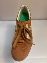 SIZE 9 BACK 70 Sneakers