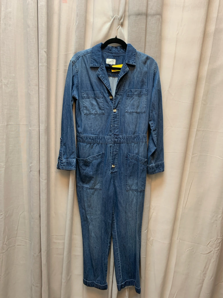 SIZE S UNIVERSAL THREAD Jumpers