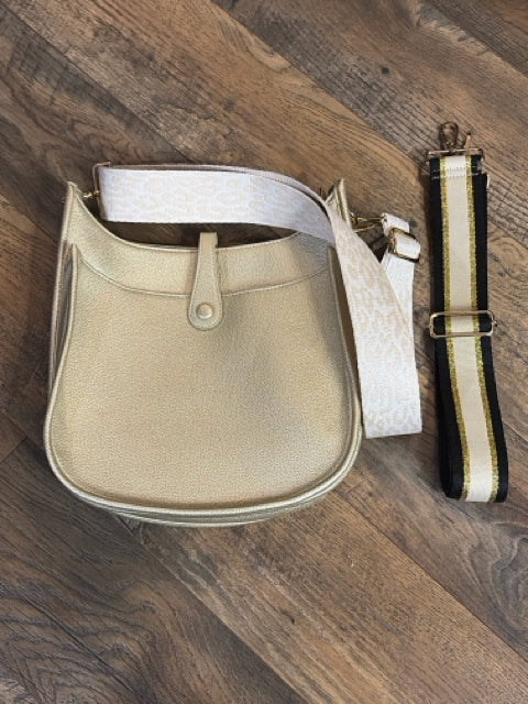 AHDORNED Crossbody