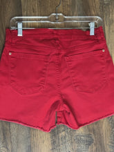 SIZE 6 KENSIE Red Shorts