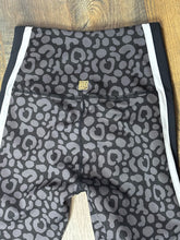 SIZE L EMILY MCCARTHY Active Bottoms