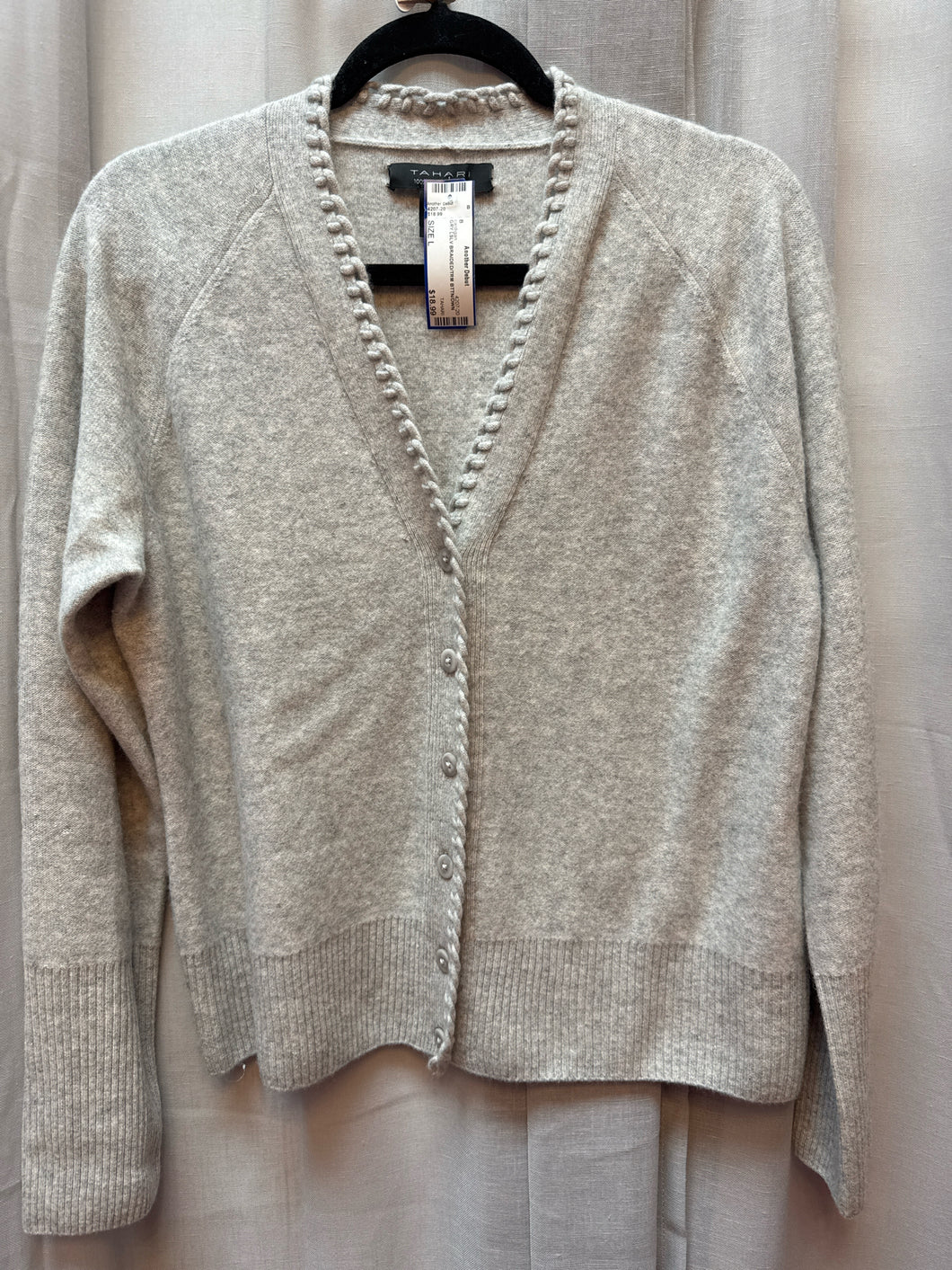Size L TAHARI cardigan