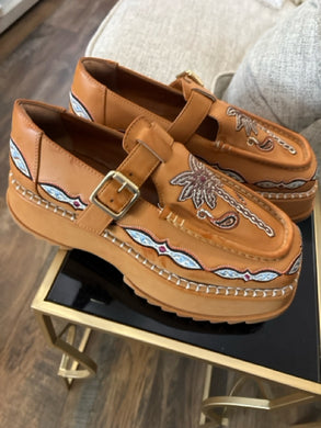 SIZE 9.5 FARM RIO Loafers