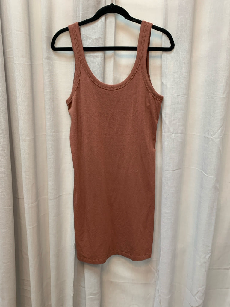 SIZE 6 LULULEMON Dress