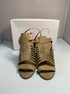 SIZE 9 SODA Heels