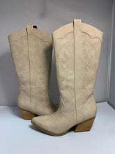 SIZE 6 DOLCE VITA Boots
