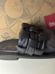 SIZE 7 FREE PEOPLE Sandals