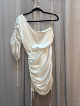 SIZE 4 CLUB L LONDON White Dress