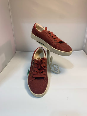 SIZE 8 REVITALIGN Sneakers