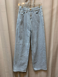 SIZE 2 UNIVERSAL THREAD Jeans