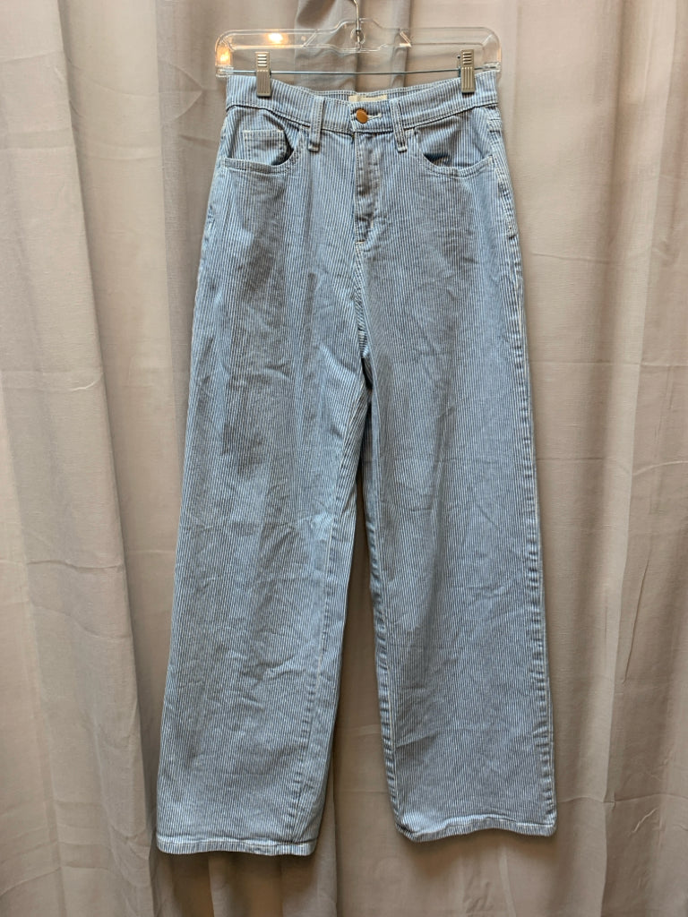SIZE 2 UNIVERSAL THREAD Jeans