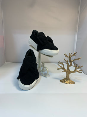 SIZE 6 J SLIDES Sneakers