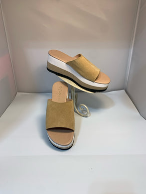 SIZE 9 MATISSE Sandals