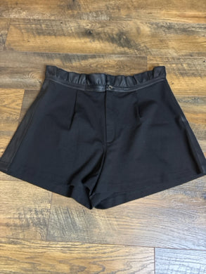 SIZE L EMILY MCCARTHY Shorts