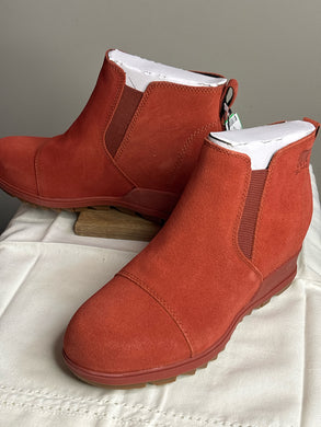 SIZE 8 SOREL Booties