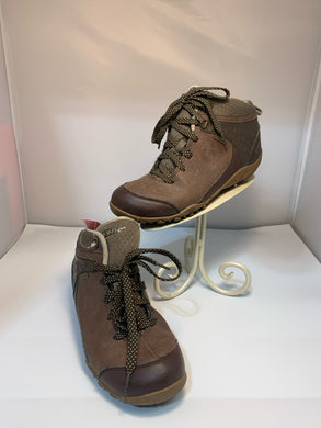 SIZE 8 HI TECH Boots