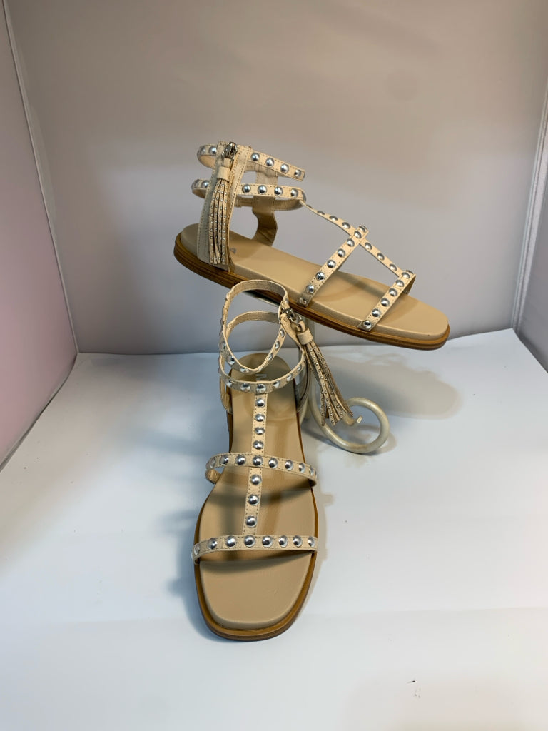 SIZE 8.5 MIA Sandals