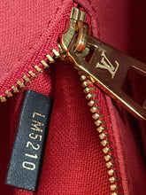 LOUIS VUITTON Tote