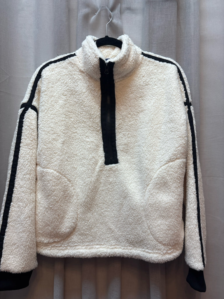 SIZE L JESSICA SIMPSON SWEATSHIRT