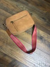 UNIVERSAL THREAD Tote