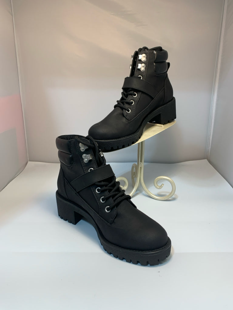SIZE 8 SUGAR Boots
