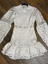 SIZE 0 SHOWPO White Dress