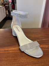 SIZE 10 JEFFREY CAMPBELL Heels