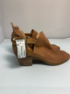 SIZE 8.5 LUCKY BRAND Sandals