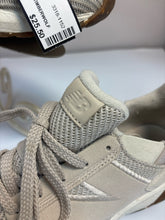 SIZE 9 NEW BALANCE Sneakers