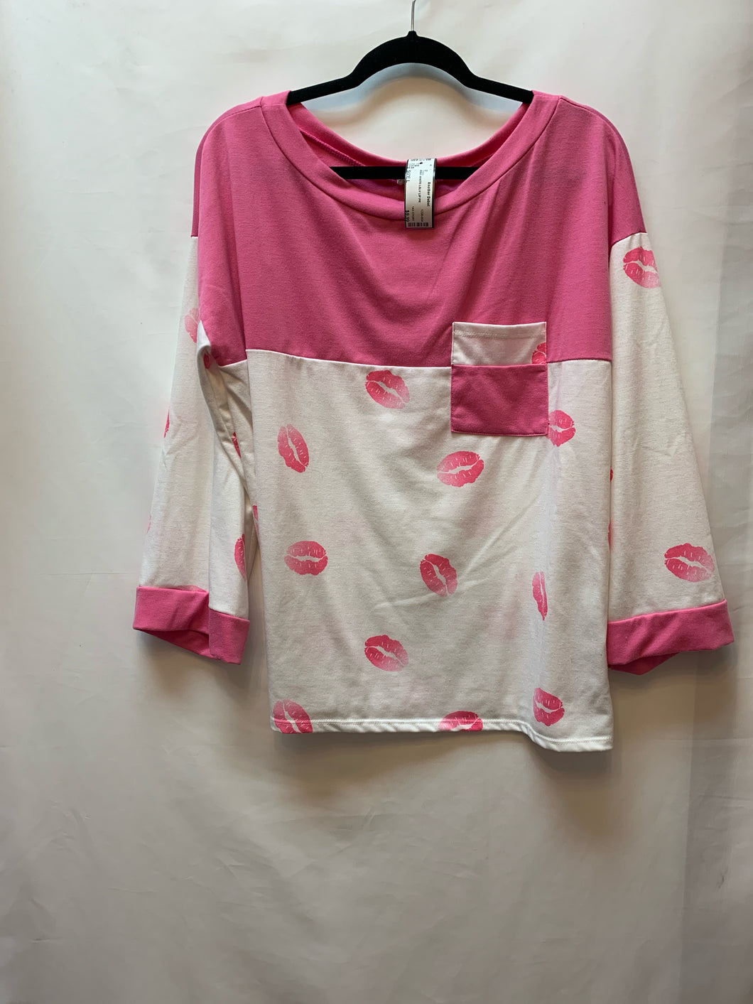 SIZE L 143 STORY Tops